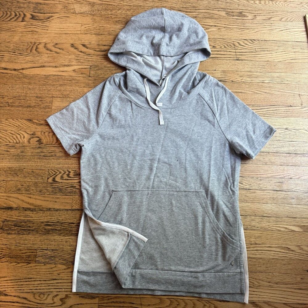 Fabletics Sweatshirt Womens Size Small Gray Short Sleeve Hoodie Activewear Train
